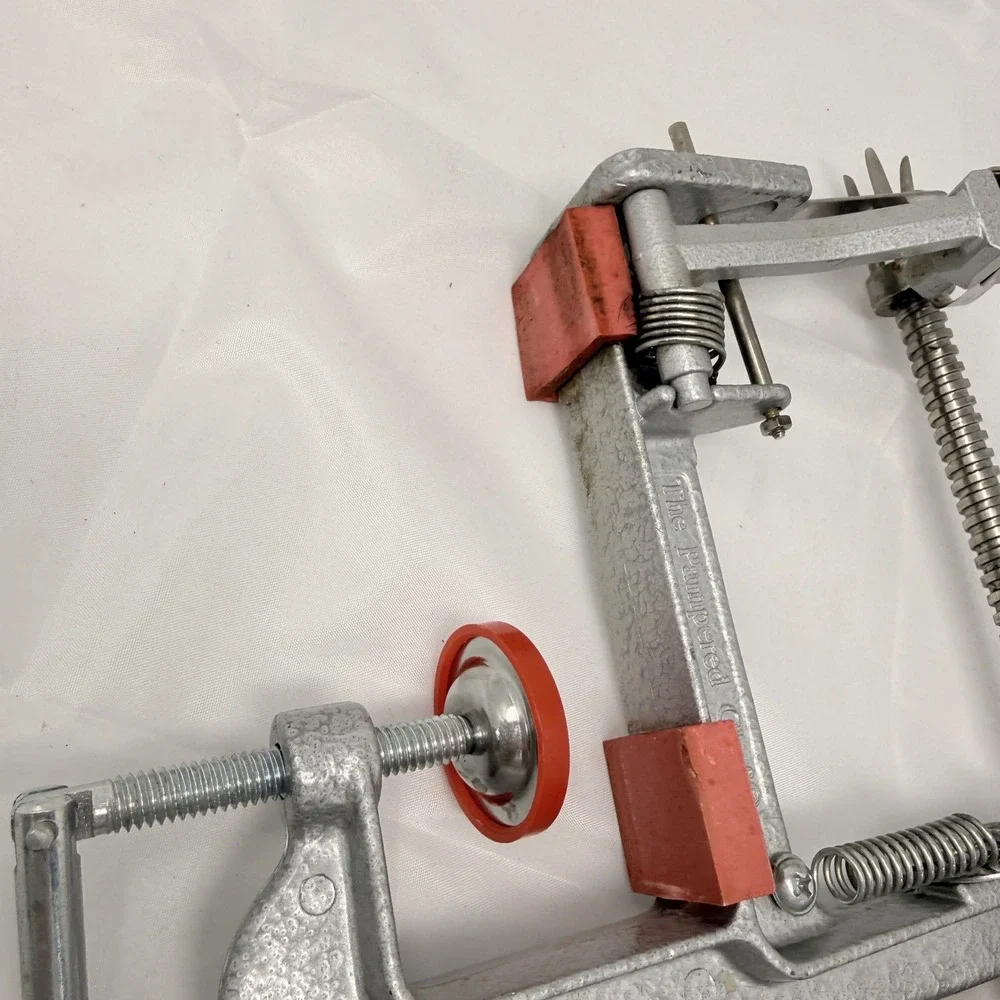 The Pampered Chef Apple Peeler Corer Slicer 2430 w/‎ thick slicer With Box